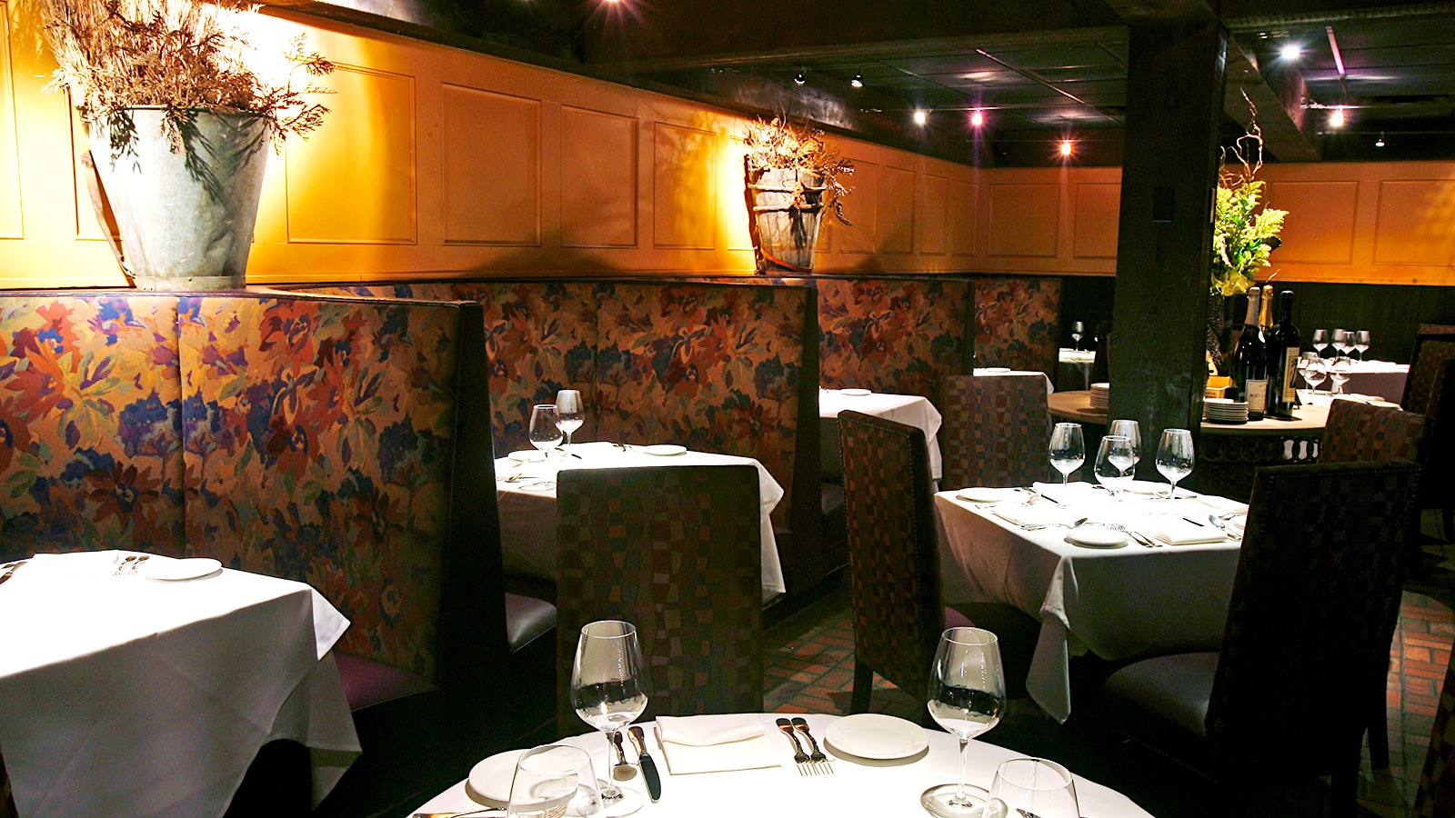 Polo Grill dining room